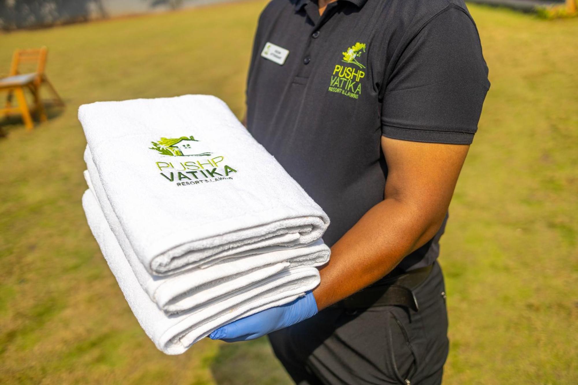 Pushp Vatika Resort & Lawns Navi Mumbai Exteriör bild