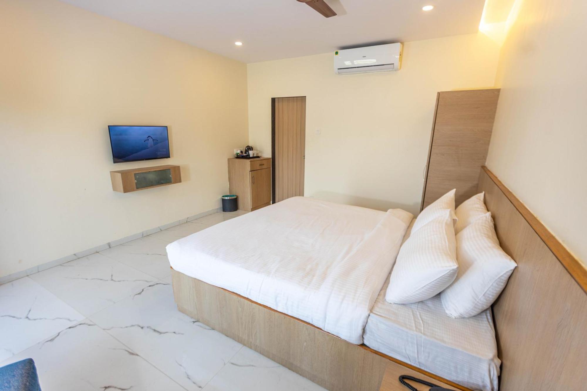 Pushp Vatika Resort & Lawns Navi Mumbai Exteriör bild
