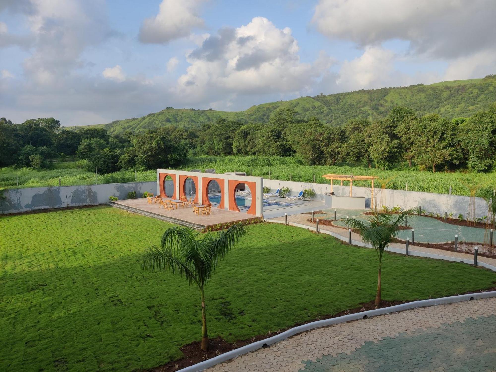 Pushp Vatika Resort & Lawns Navi Mumbai Exteriör bild