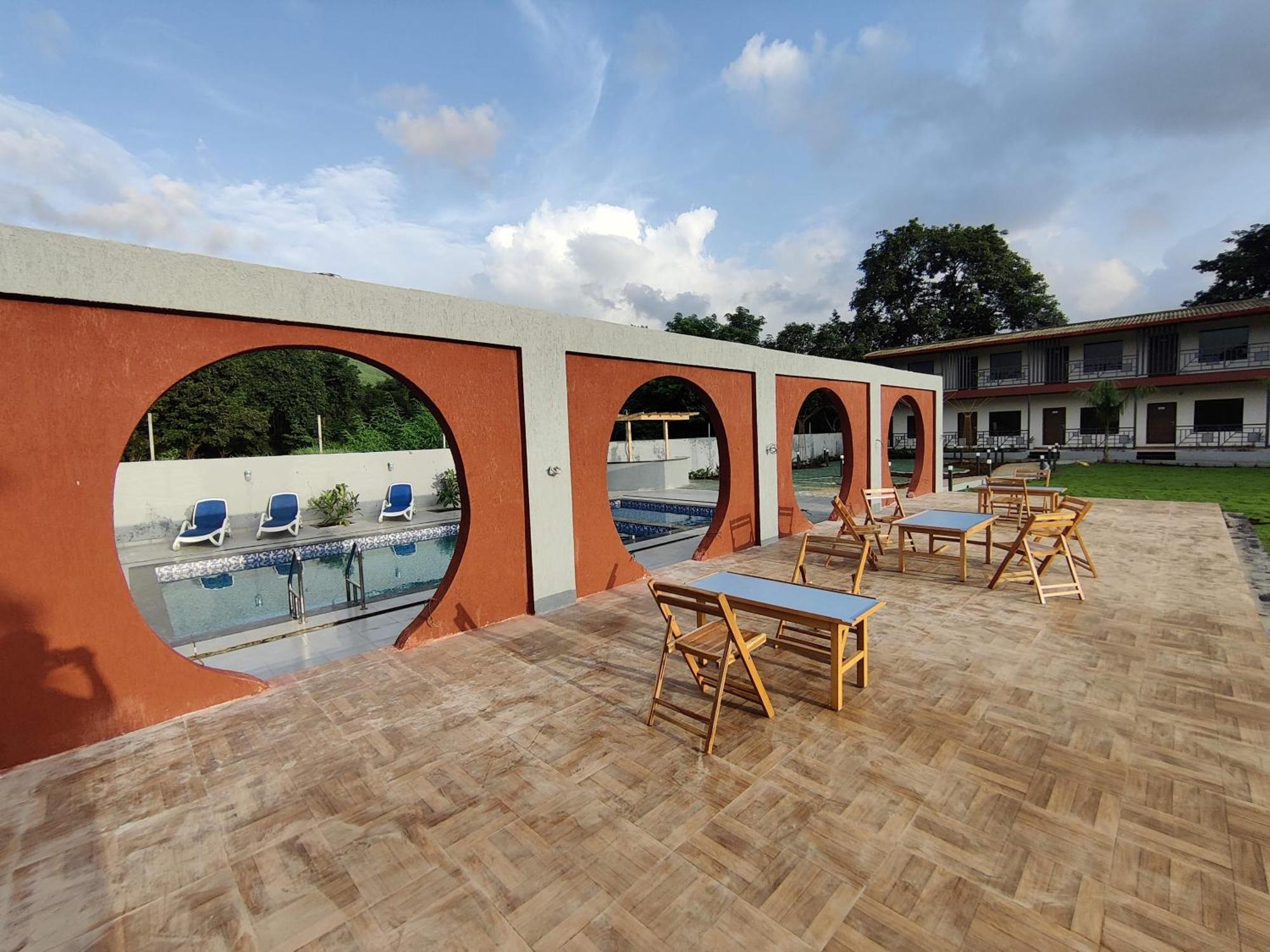 Pushp Vatika Resort & Lawns Navi Mumbai Exteriör bild