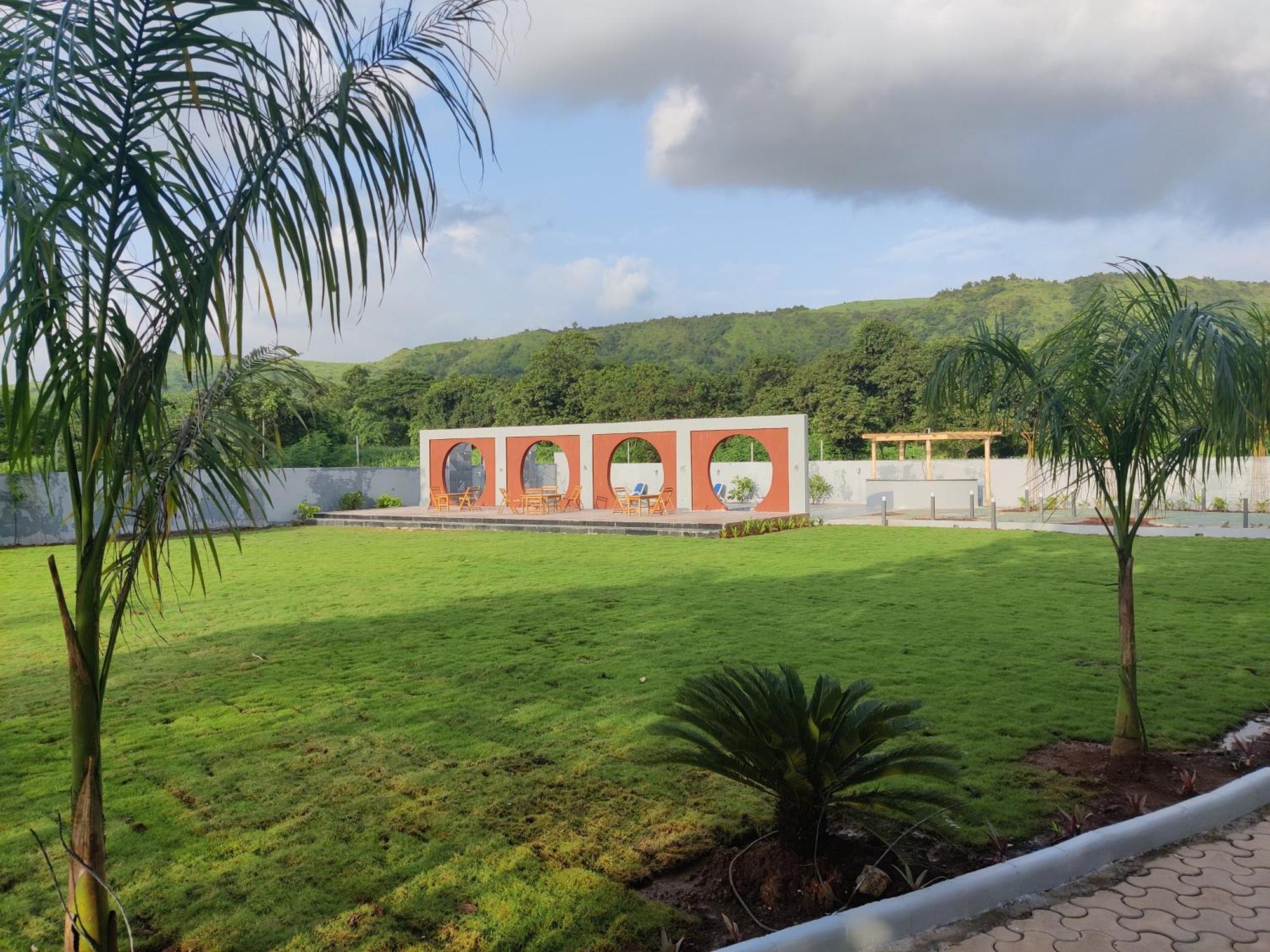 Pushp Vatika Resort & Lawns Navi Mumbai Exteriör bild