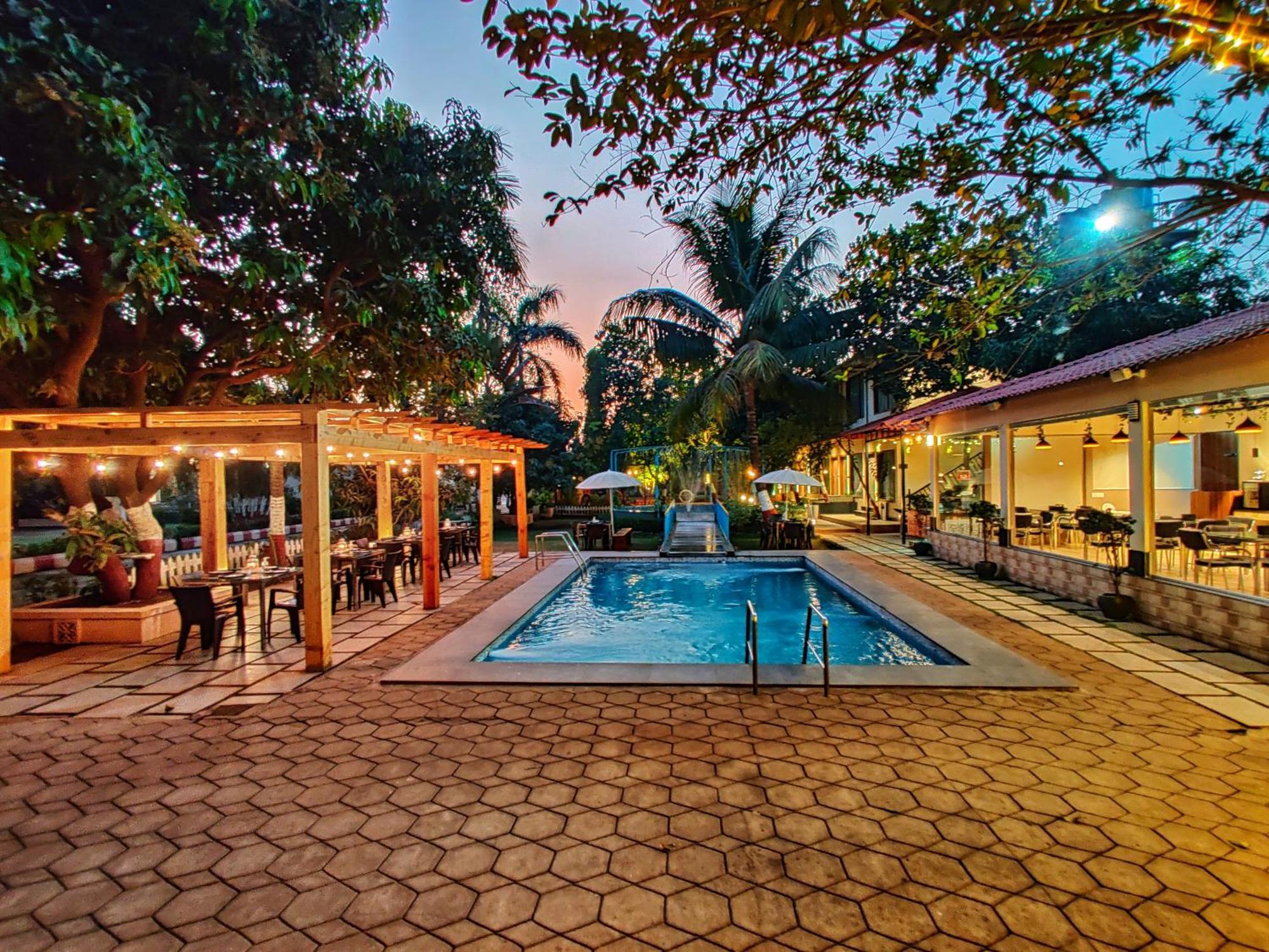 Pushp Vatika Resort & Lawns Navi Mumbai Exteriör bild