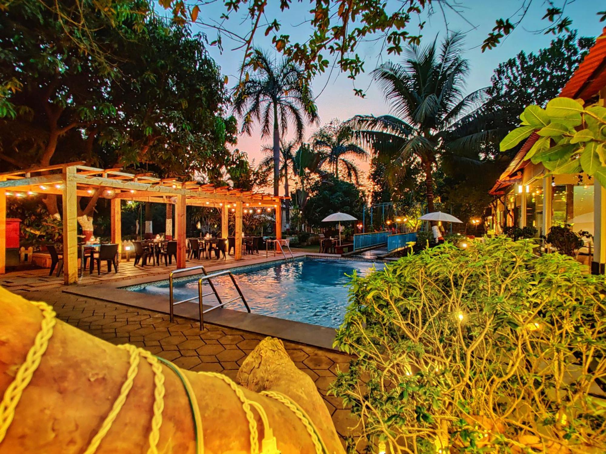 Pushp Vatika Resort & Lawns Navi Mumbai Exteriör bild
