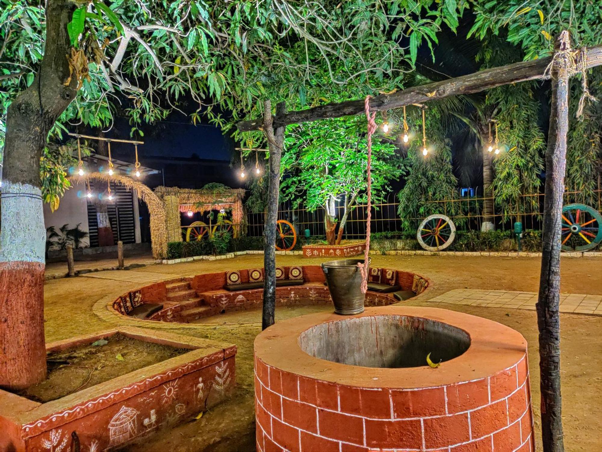 Pushp Vatika Resort & Lawns Navi Mumbai Exteriör bild