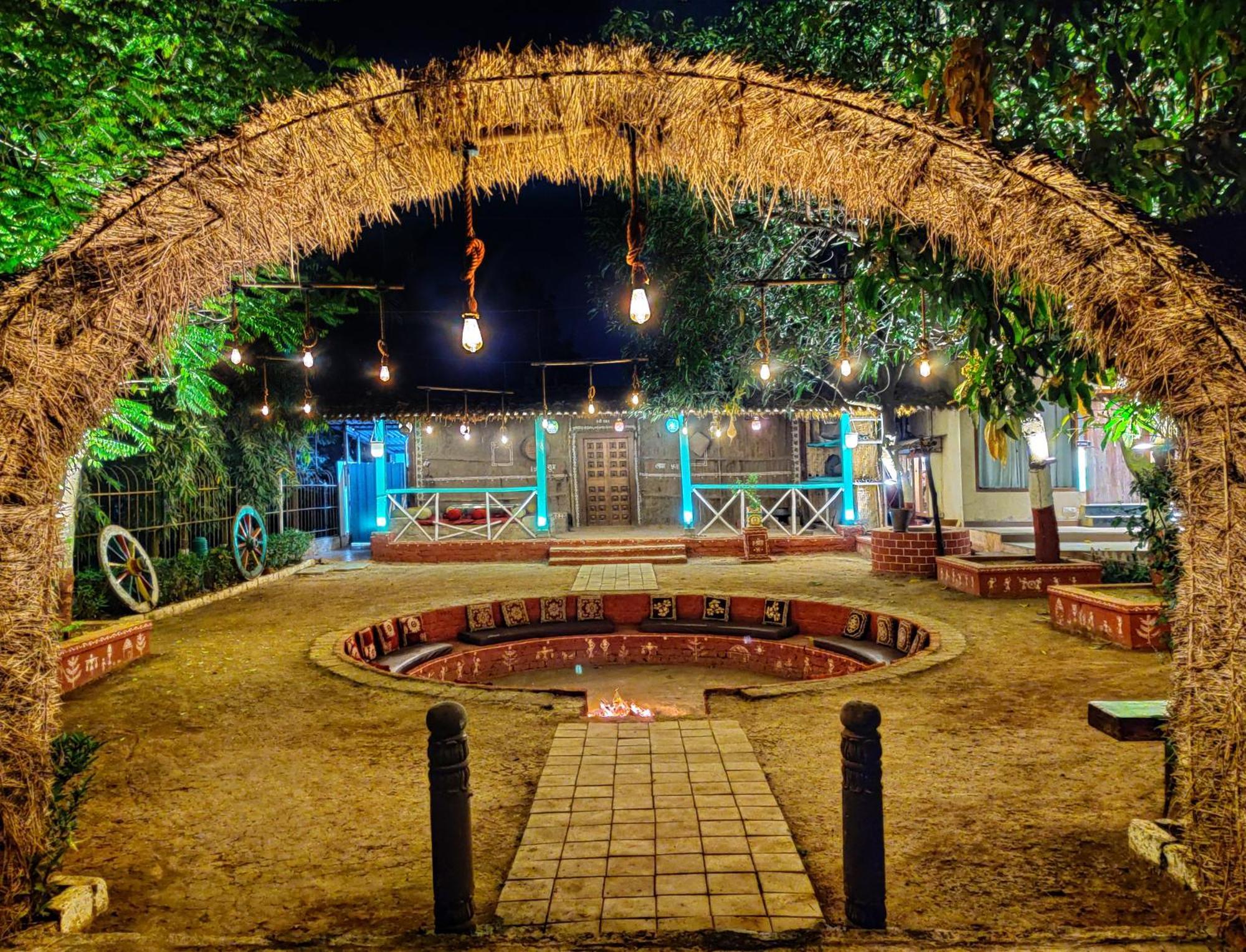 Pushp Vatika Resort & Lawns Navi Mumbai Exteriör bild